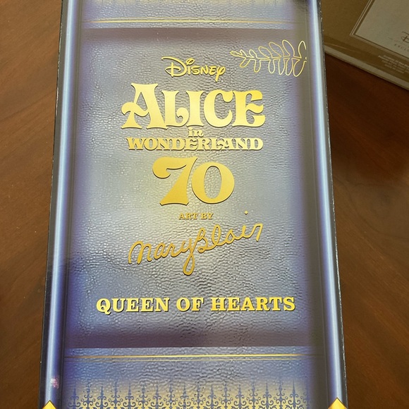 D23 exclusive Queen of Hearts Alice in Wonderland Mary Blair 70th - Picture 8 of 8